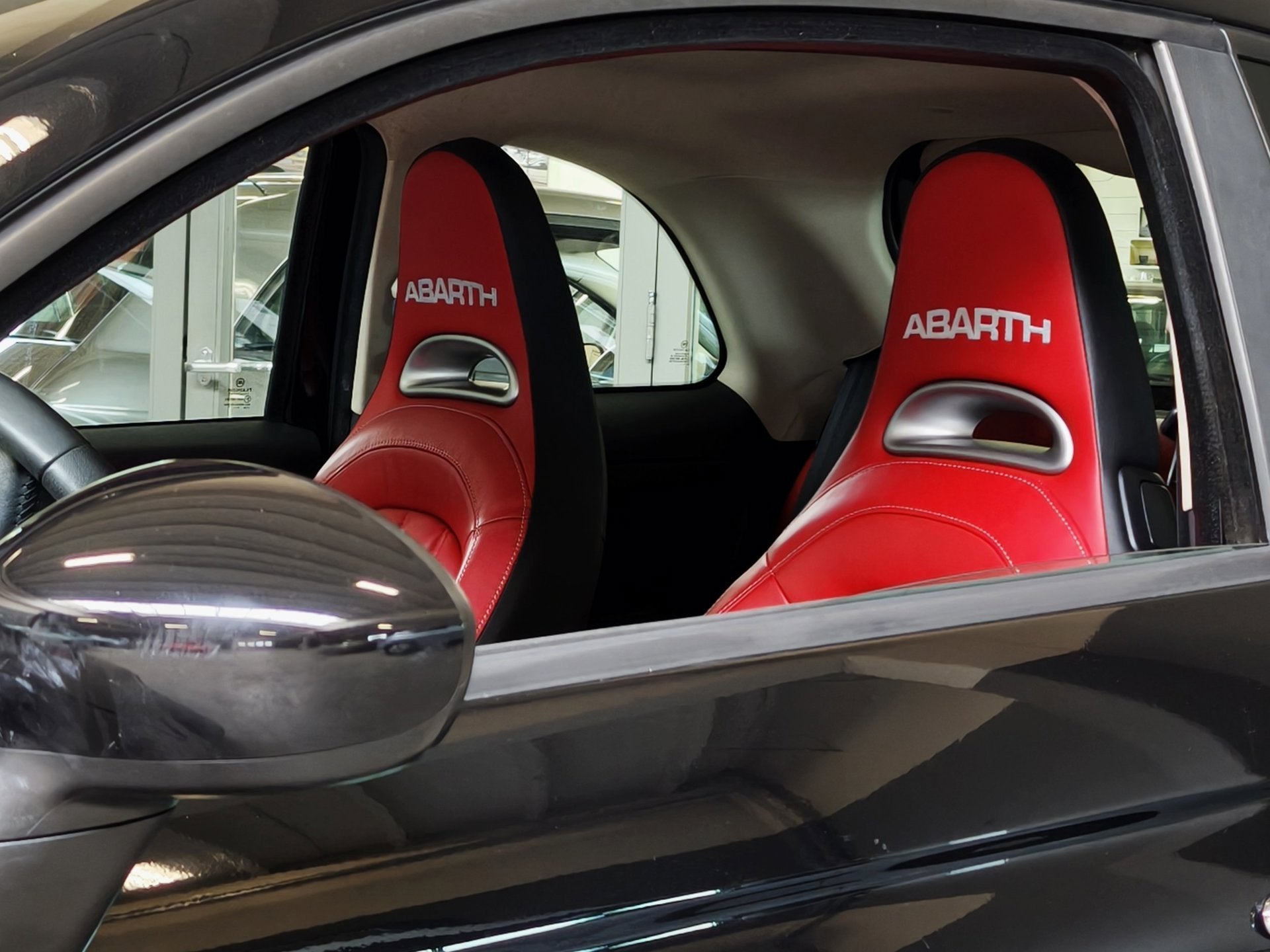 Fiat 500 0.9 T 80pk "Abarth" Leder / 17 inch / Automaat, Auto's, Gebruikt, Zwart, 26 km/l, 915 kg