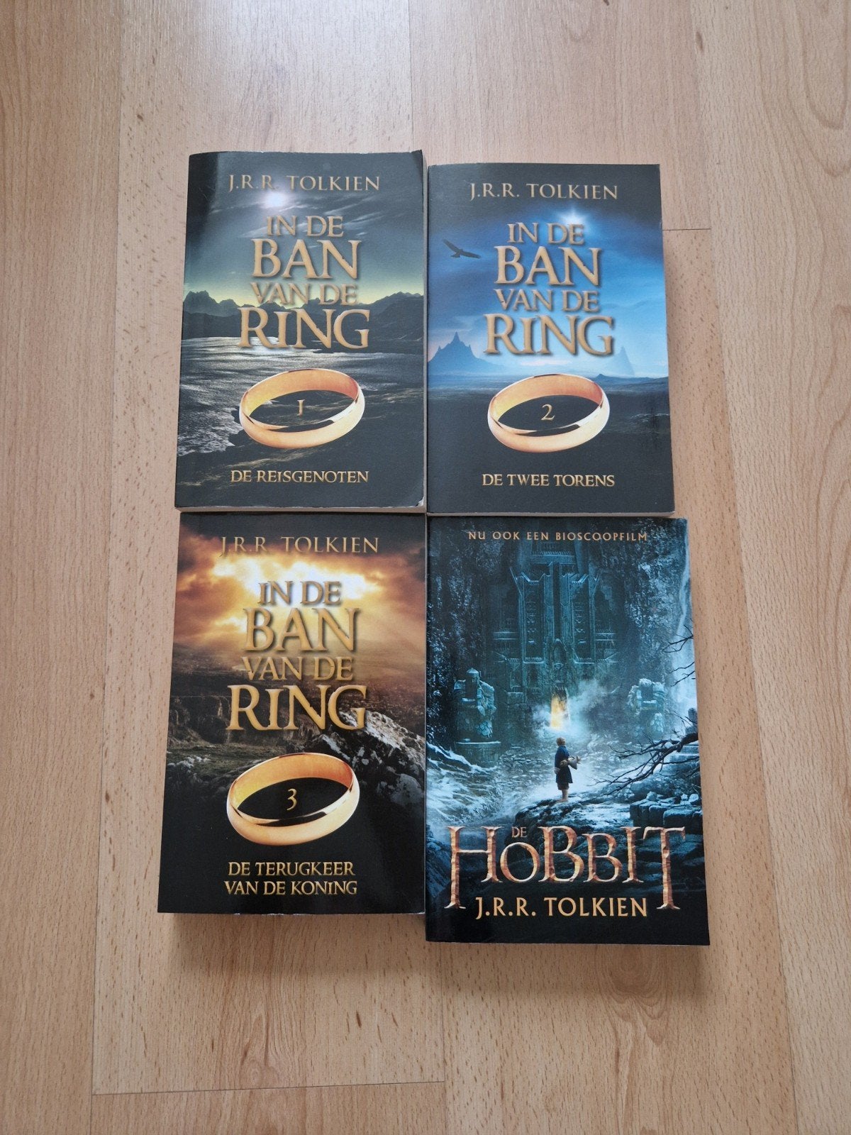 Boeken in de ban van ring hobbit 4 j r r tolkien serie, Ophalen of Verzenden, Zo goed als nieuw