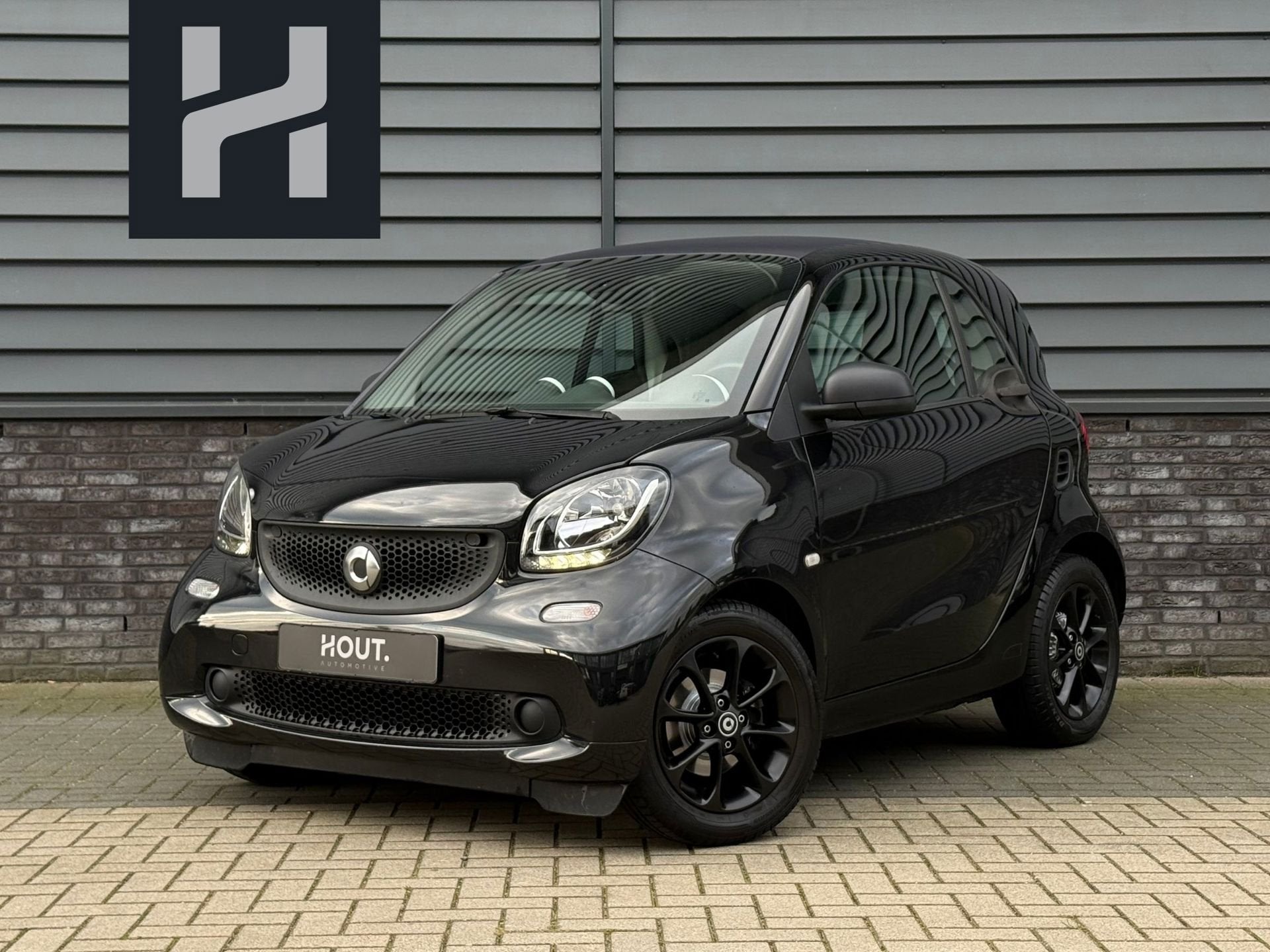 Smart Fortwo 1.0 Base Cruise Airco Bluetooth, Auto's, Gebruikt, Zwart, Zwart, Handgeschakeld