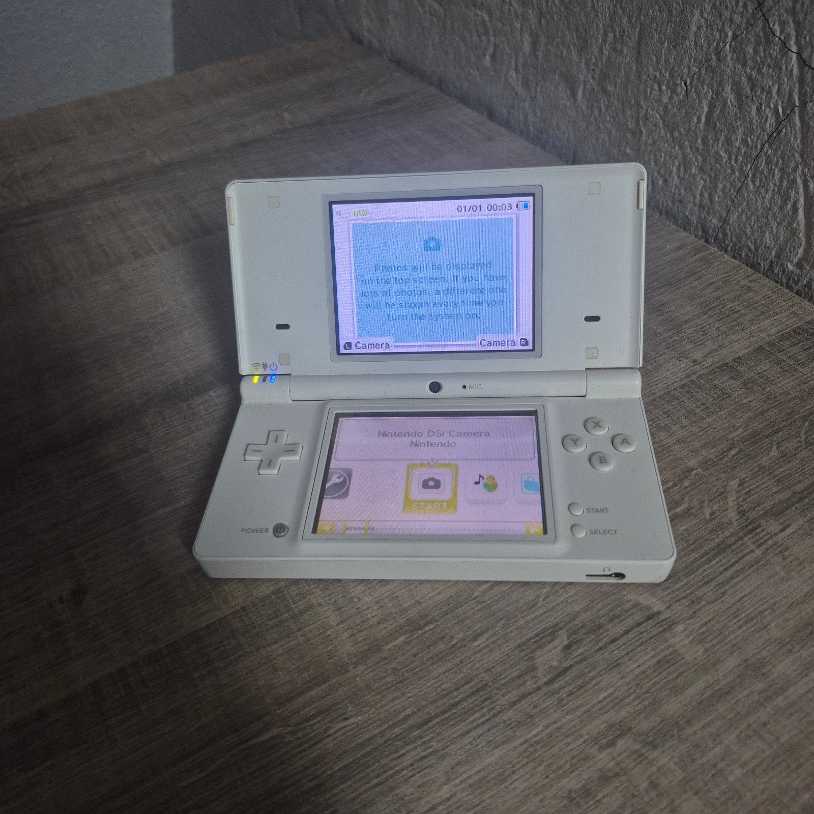 Nintendo Dsi wit + 1gb sd card, Spelcomputers en Games, Spelcomputers | Nintendo DS, Ophalen of Verzenden, Gebruikt, Wit, Dsi
