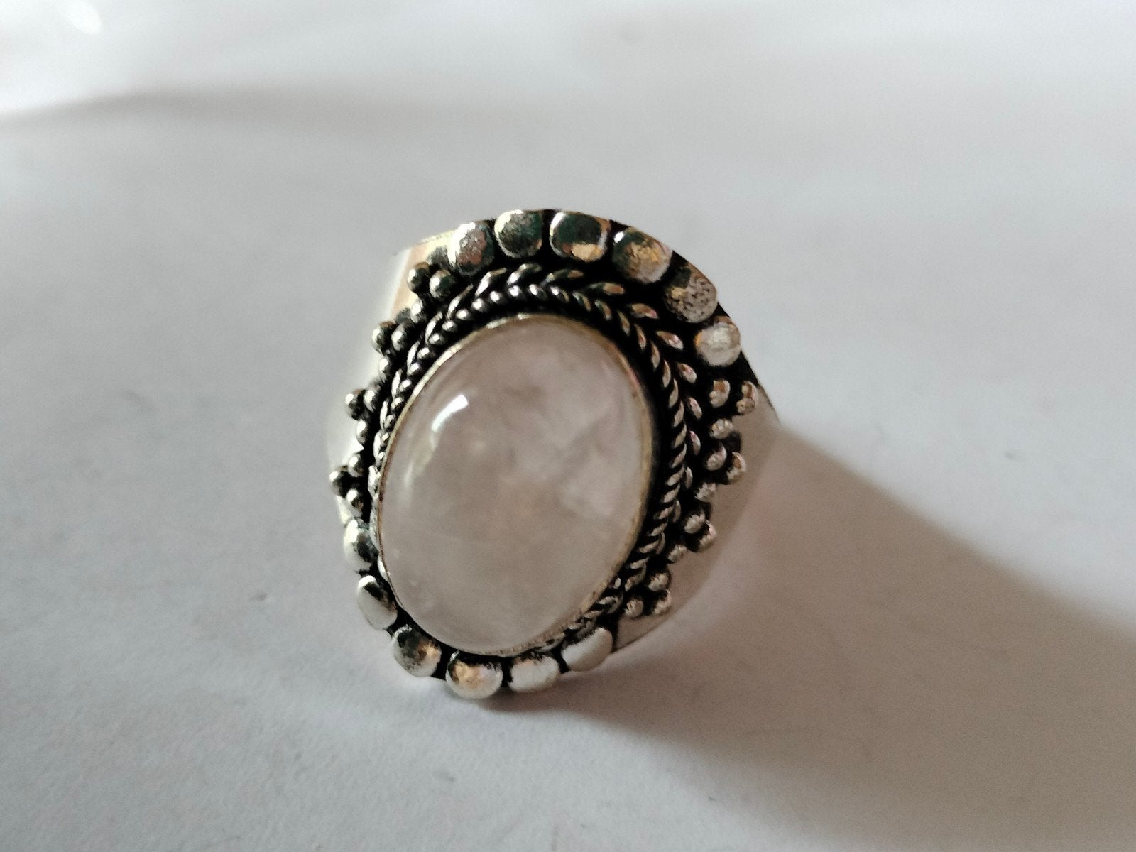 zilveren ring met roze quartz maat 19, Sieraden, Tassen en Uiterlijk, Verzenden, 19 tot 20, Nieuw, Roze