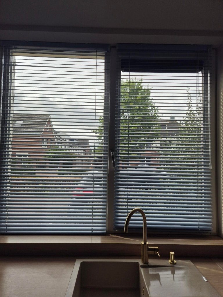 Drie jaloezieën, Ophalen, Blauw, Jaloezie, Metaal