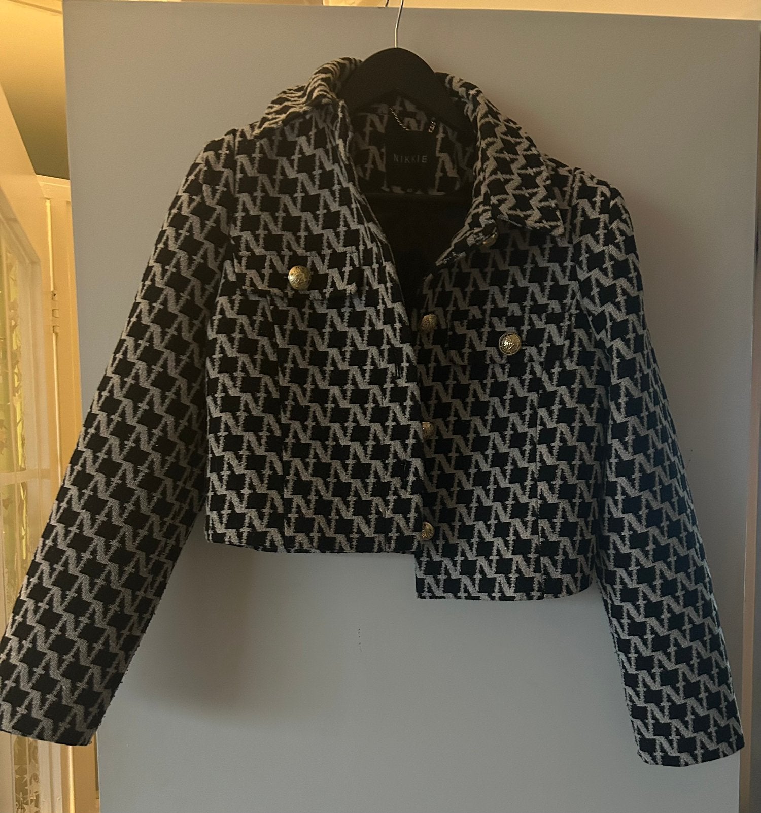 Nikkie blazer black pearl, maat L, Kleding | Dames, Ophalen of Verzenden, Nieuw, Maat 42/44 (L), Meerkleurig