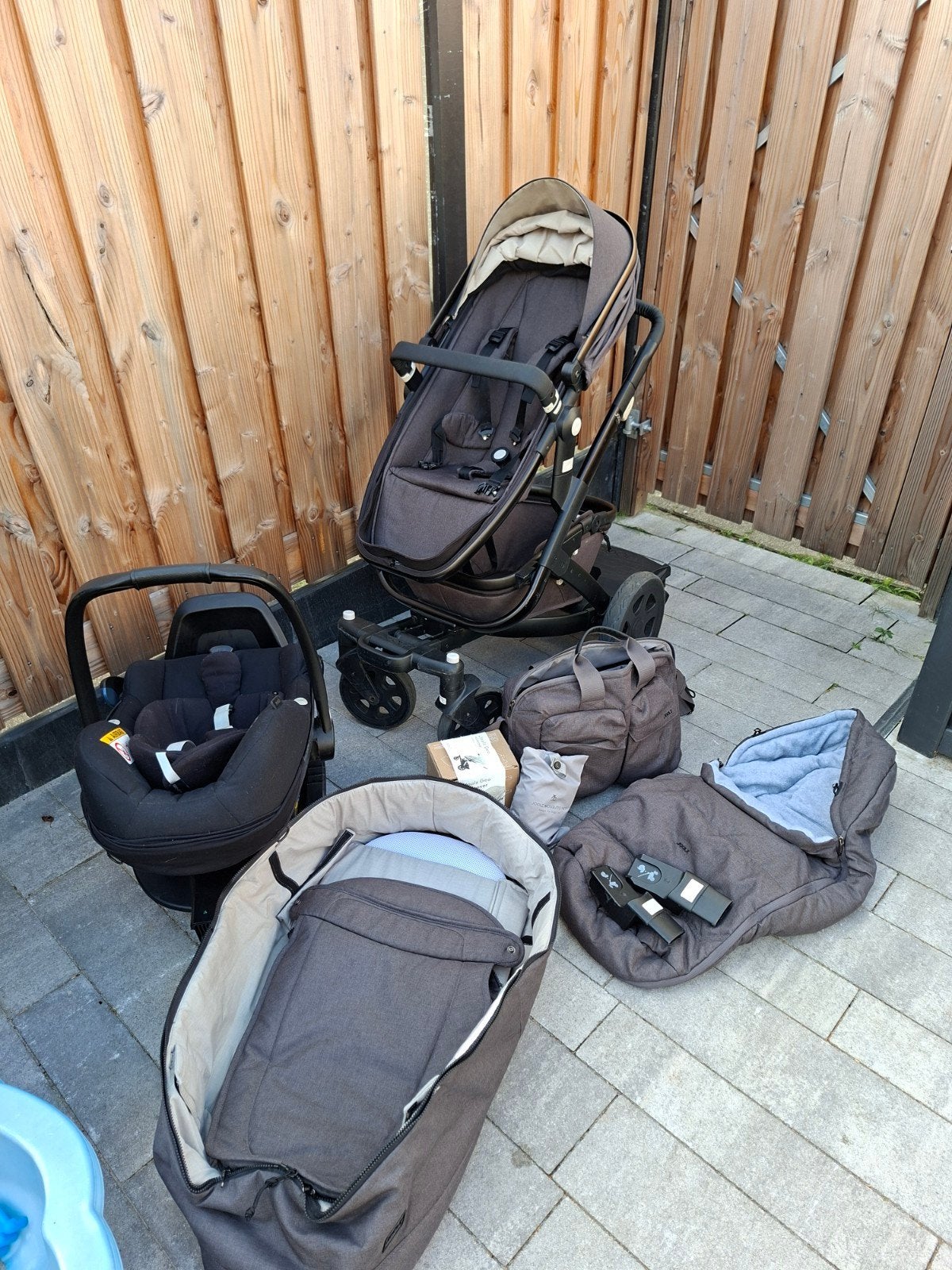 Joolz Geo 2 donkergrijs kinderwagen met Maxi-cosi