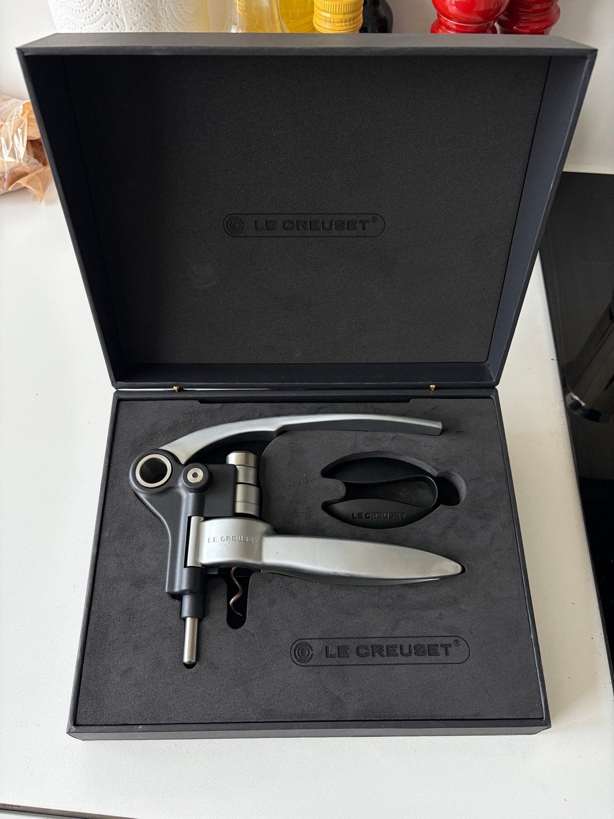 Le Creuset Wijnopener/Kurkentrekker in Luxe Geschenkdoos, Le Creuset, Overige typen, Verzenden, Zilver