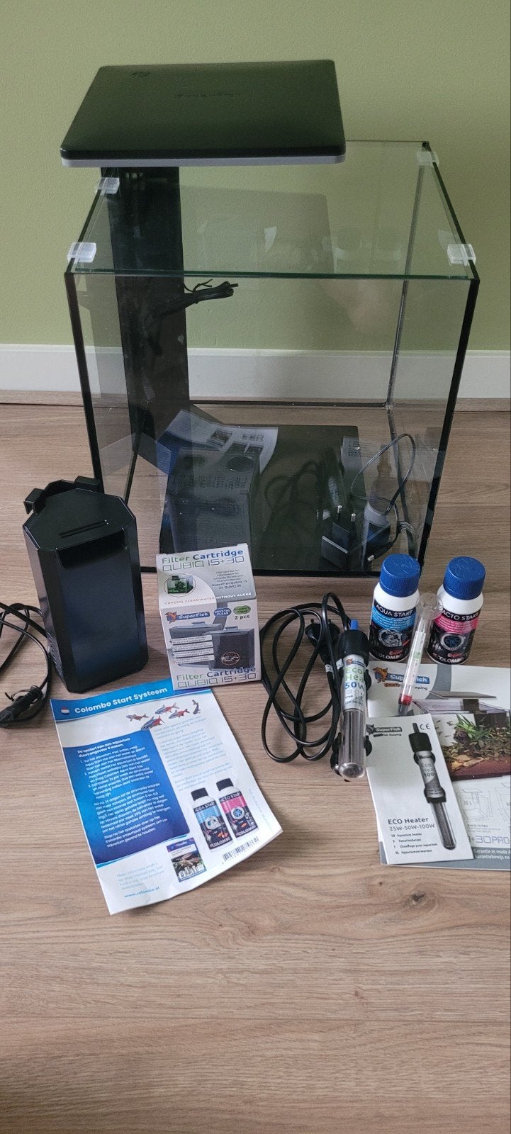 Superfish Qubiq 30 pro 30 liter 32x32x42,5 cm, Ophalen, Zo goed als nieuw, Leeg aquarium, Superfish