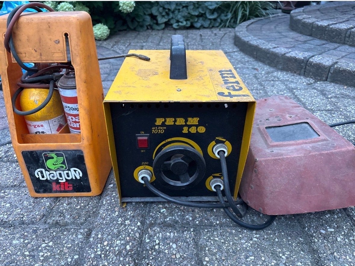 Ferm lasapparaat 140 ampère met toebehoren, Ophalen, Gebruikt, 150 tot 250 ampère, Elektroden
