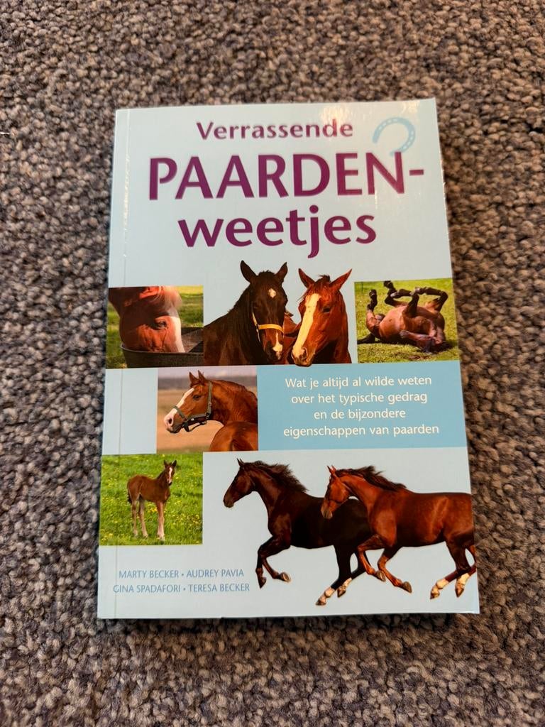 Verrassende Paardenweetjes, Ophalen of Verzenden, Zo goed als nieuw, Paarden of Pony's