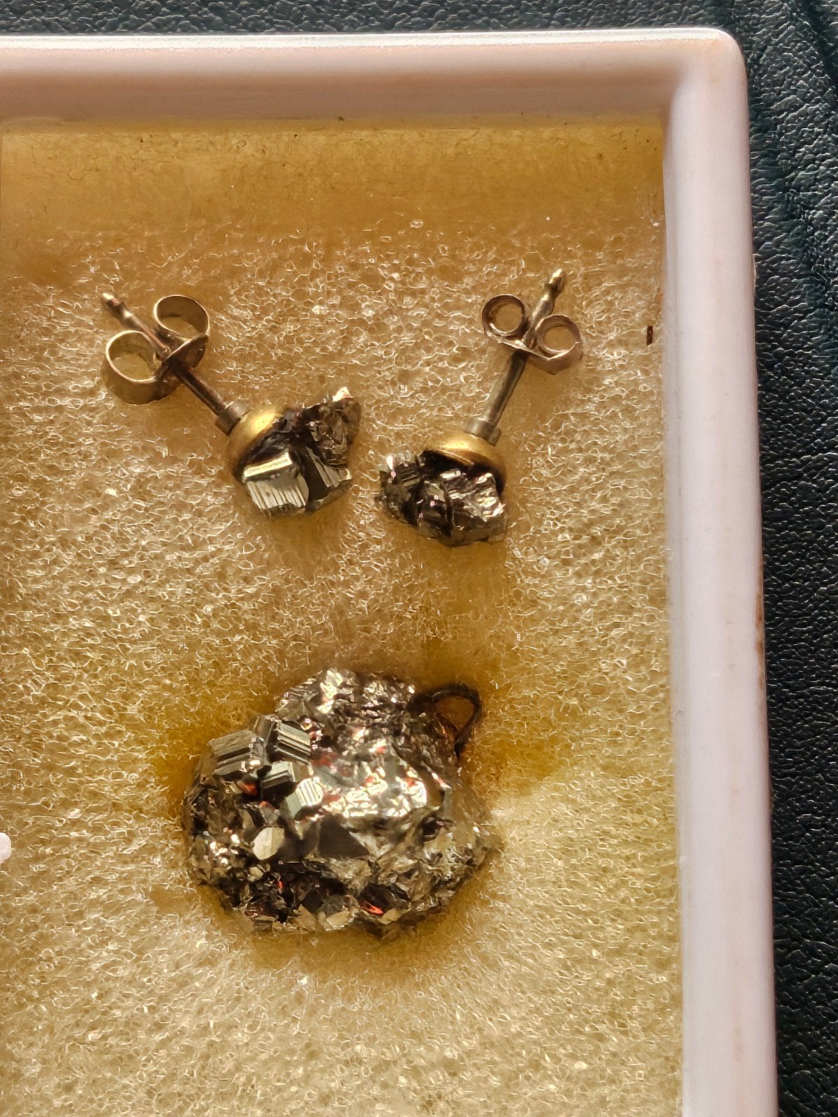 Prachtige oude Pyriet sieraden set: oorbellen en hanger, Ophalen of Verzenden