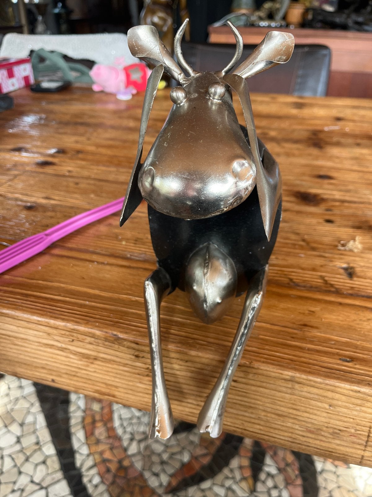 Uniek metalen beeldje van een eland, zittend, Ophalen of Verzenden, Gebruikt, Dier