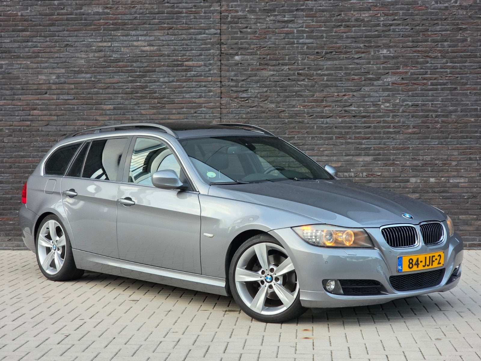 BMW 325i | 6-cil | AUT | Pano | Leder | Navi | PDC | Xenon, Automaat, 745 kg, Achterwielaandrijving, Zwart