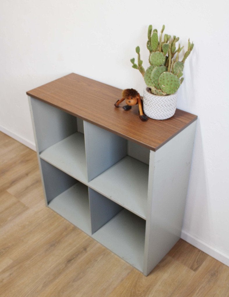 Vintage vakkenkast, Gispen? Grijze retro platen/boeken kast, Huis en Inrichting, Met plank(en), O, Retro, vintage, industrieel, man cave
