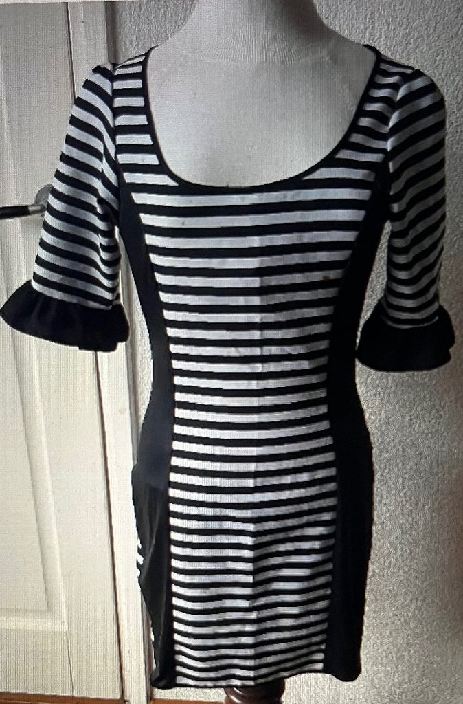 Verkleedkleren: Boef, Boeven jurk met mutsje maat S, Ophalen of Verzenden, Overige thema's, Kleding, Maat 36 (S)