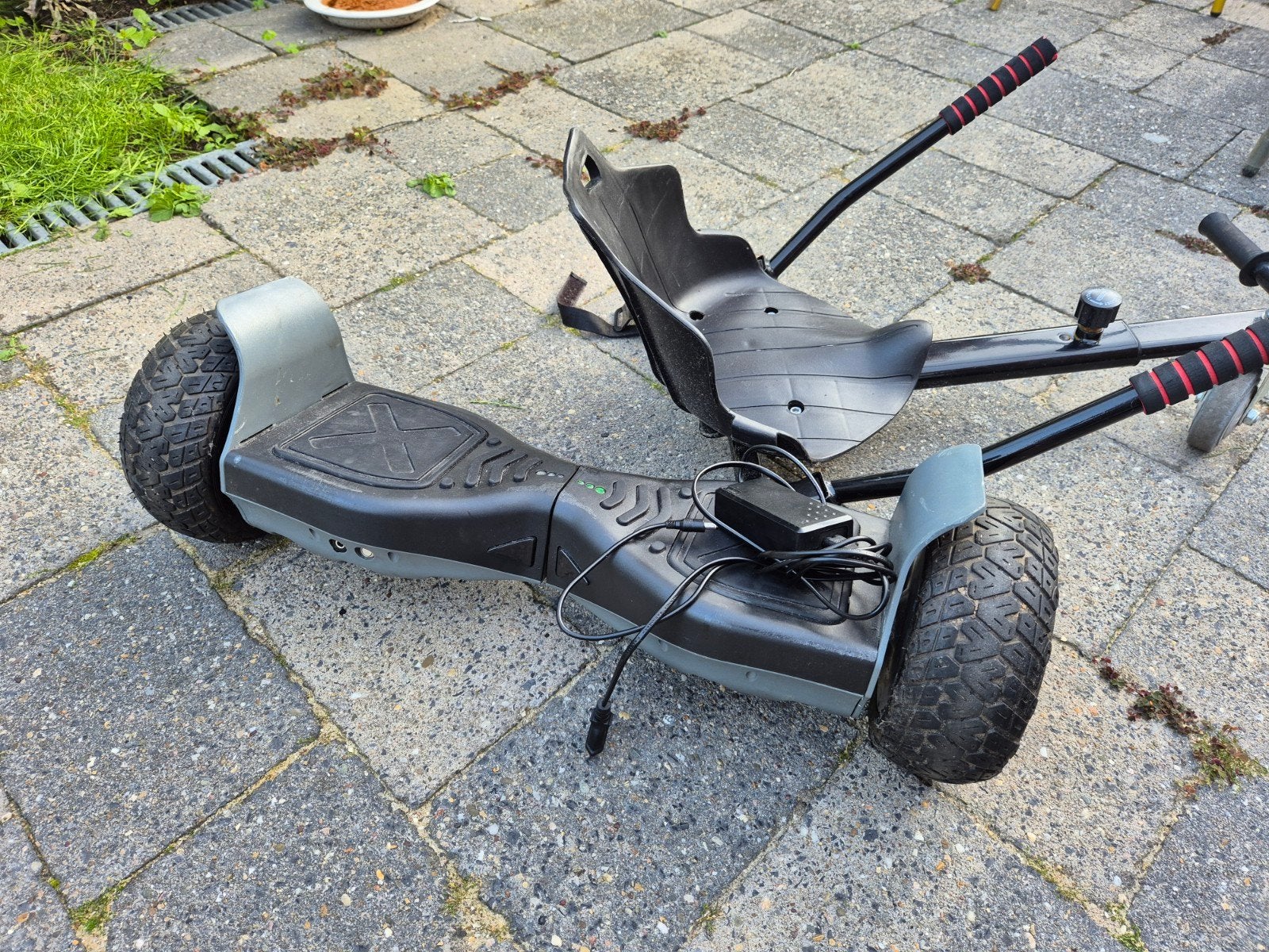 Hoverboard (1 zijde defect) met zitje - Off-road banden, Fietsen en Brommers, Steps, Ophalen, Gebruikt, Elektrische step (E-scooter)
