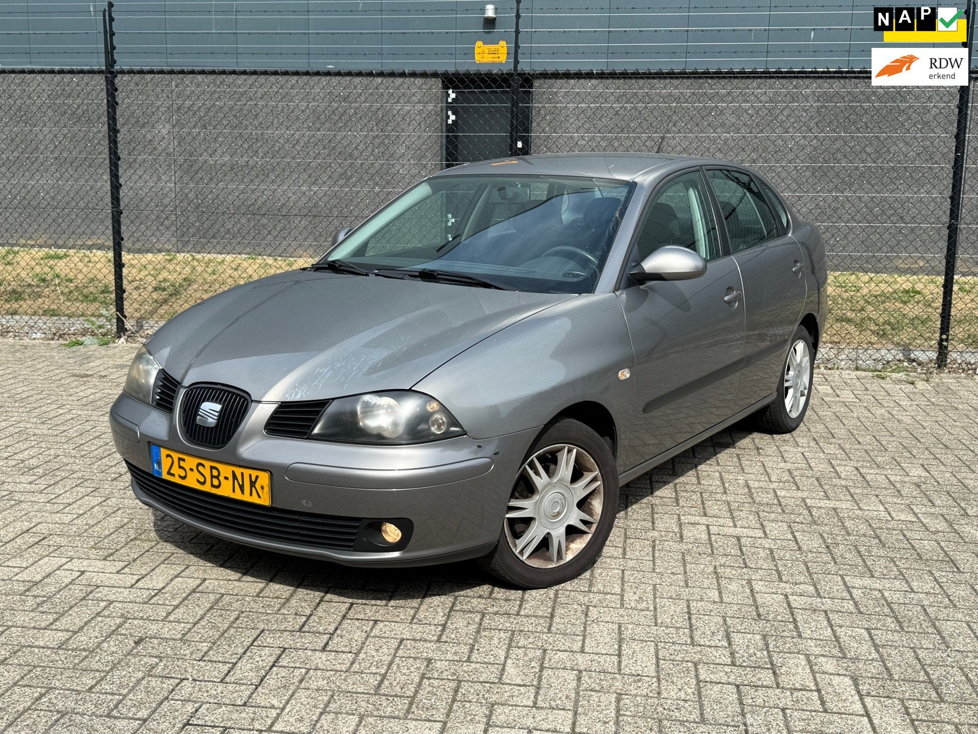 Seat Cordoba 1.4-16V |Airco| |CruiseControl|, Voorwielaandrijving, Traction-control, 15 km/l, 4 cilinders