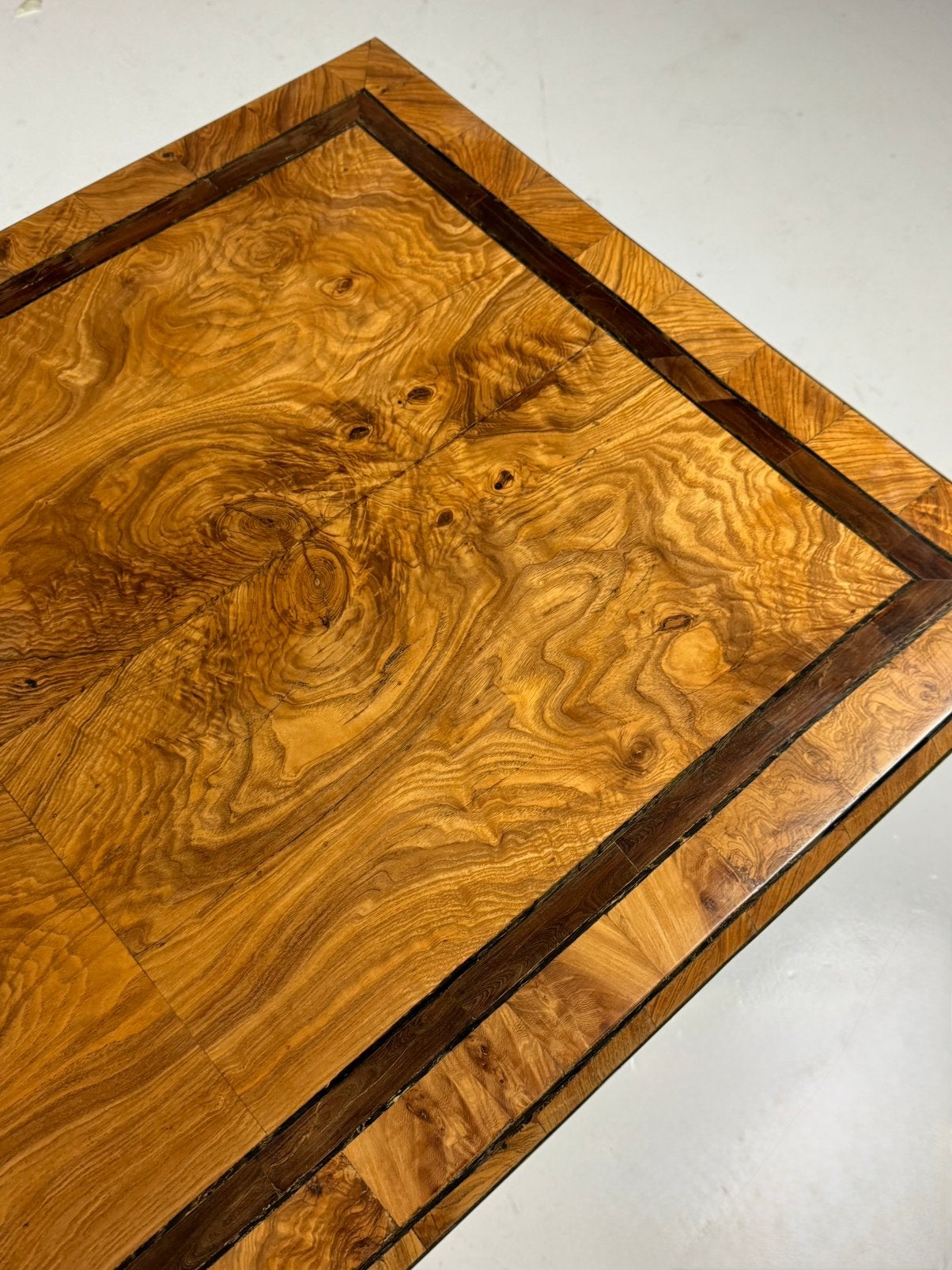 Biedermeier schrijftafel / center table, Antiek en Kunst, Antiek | Meubels | Tafels, Ophalen of Verzenden