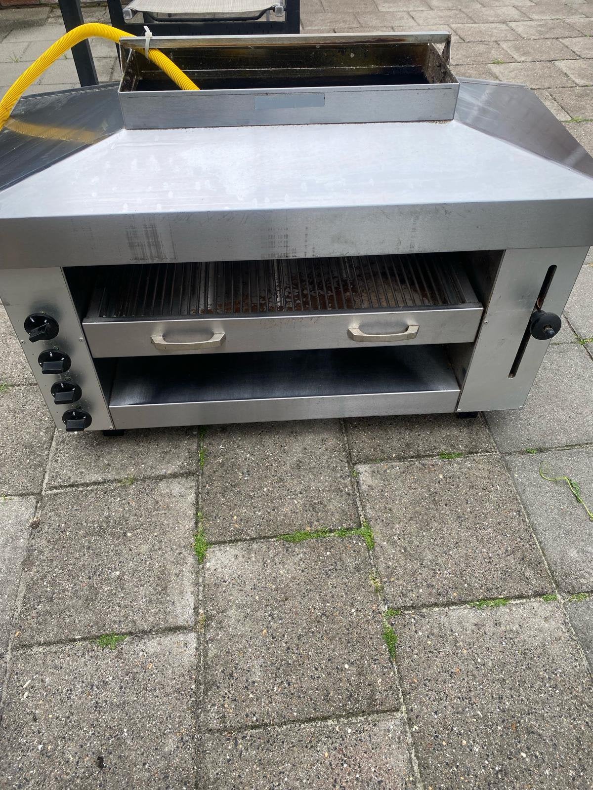 Horeca grill, Ophalen