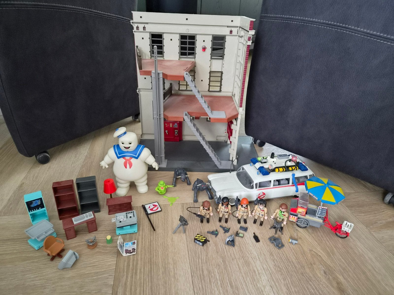 Playmobil Ghostbusters HQ met Ecto-1 en figuren, Gebouw, Complete set, Ophalen of Verzenden, Zo goed als nieuw