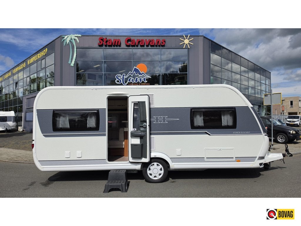 Hobby Excellent 560 CFE voortent nieuwstaat, Rondzit, Hobby, Overige typen, Ringverwarming