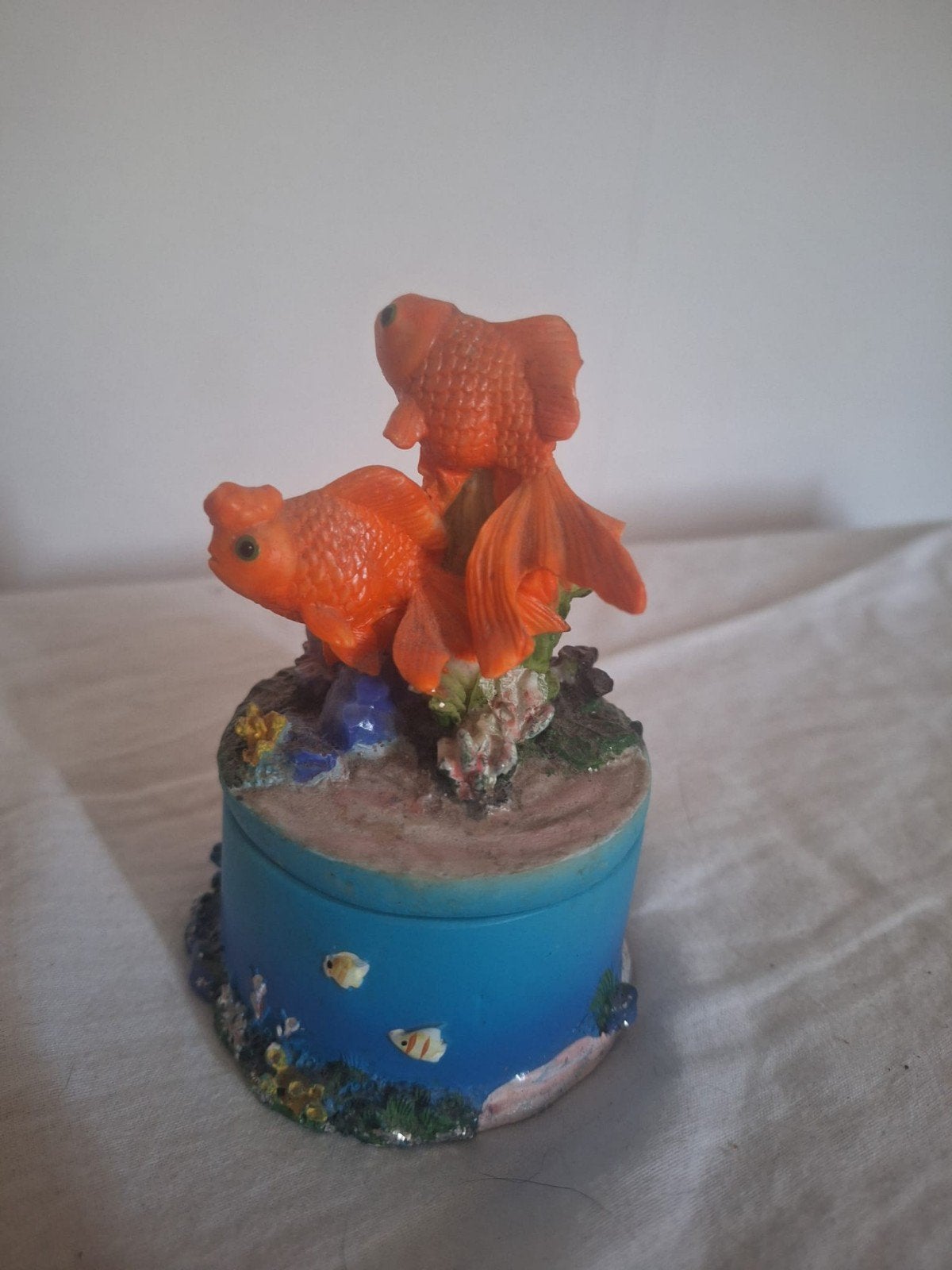 Decoratief doosje met goudvissen - sieraden/opbergdoosje, Verzamelen, Overige Verzamelen, Gebruikt, Ophalen of Verzenden