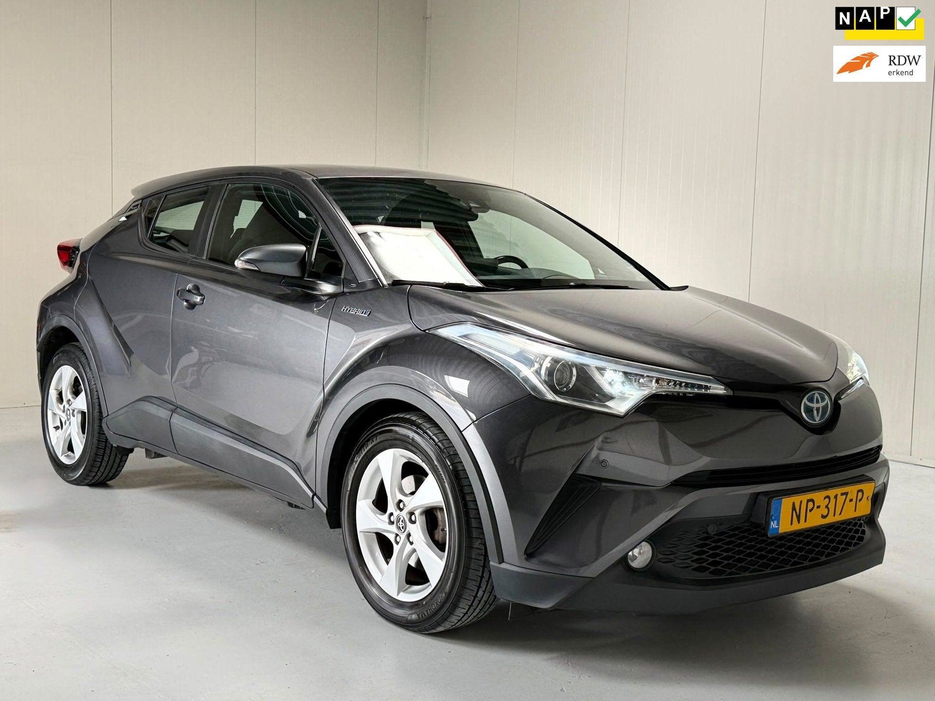 Toyota C-HR 1.8 Hybrid Dynamic/Adaptieve cruise/NL auto/NAP/, Euro 6, 4 cilinders, 26 km/l, Hybride Elektrisch/Benzine