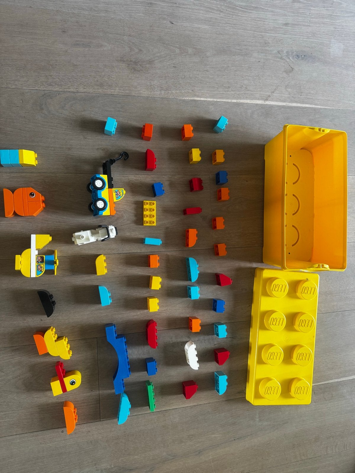 Grote partij LEGO Duplo met voertuigen en figuren, Gebruikt, Ophalen of Verzenden, Duplo, Inclusief accessoires