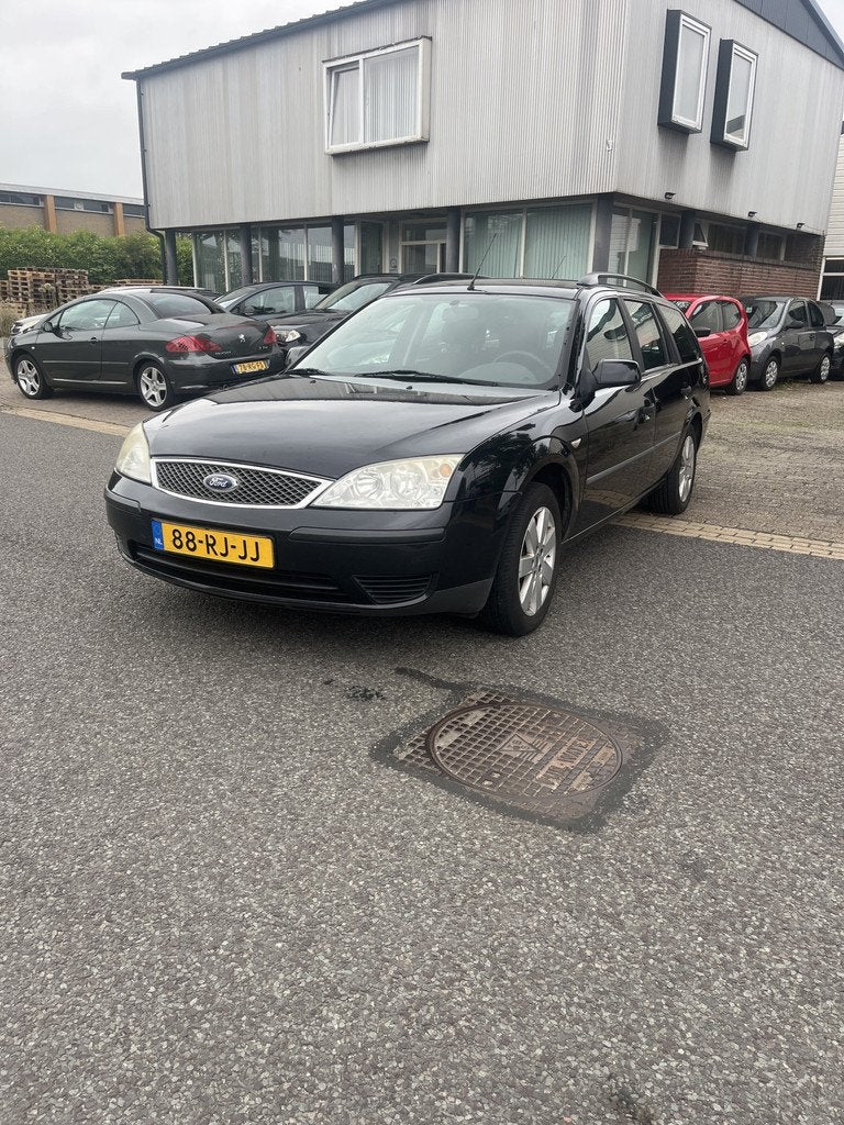 Ford Mondeo Wagon 1.8-16V Trend Airco. Nieuwe Apk bij aankoo, Auto's, 1334 kg, Gebruikt, 4 cilinders, Zwart
