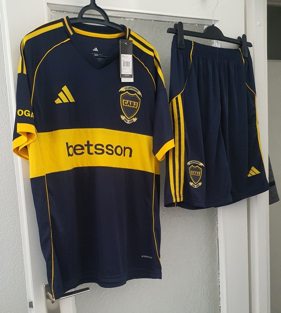 Boca Juniors voetbaltenue van Adidas maat: S en XL, Maat S, Ophalen of Verzenden, Nieuw, Overige typen