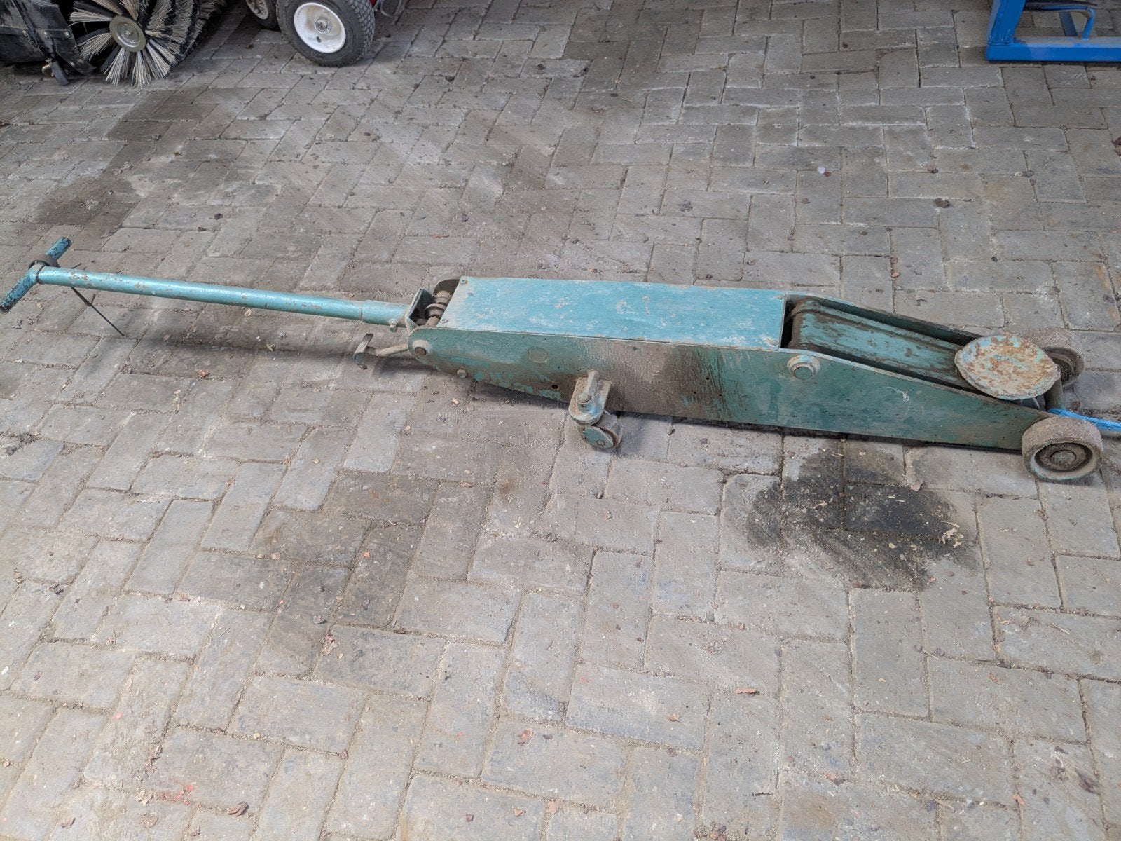6 ton krik - veer gebroken, gratis nieuwe veer inbegrepen, Ophalen, Gebruikt, Hydraulisch, Garagekrik