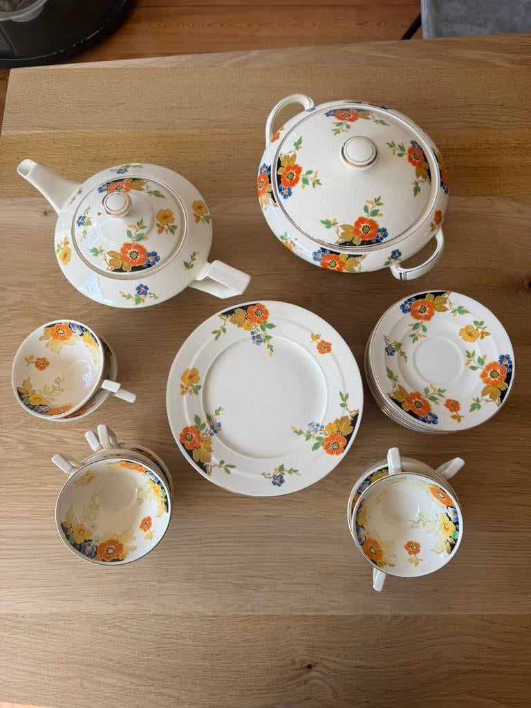 Vintage Maastricht plateel aardewerk servies bloemen 28 dlg, Ophalen of Verzenden