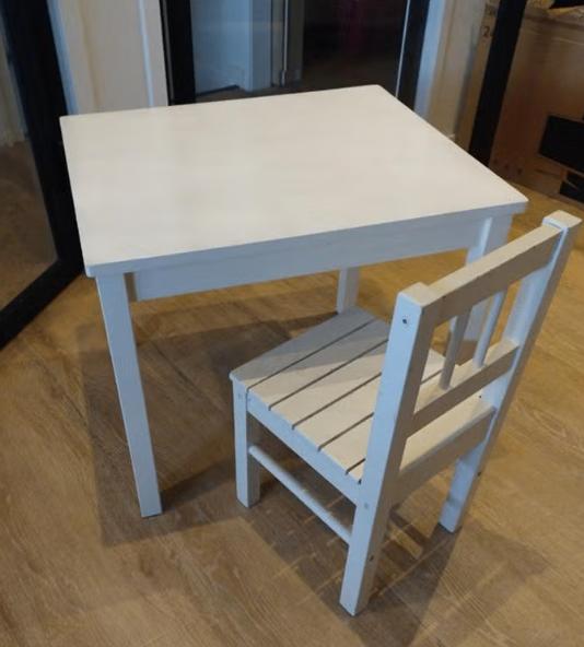 Ikea kindertafel met één stoeltje, Kinderen en Baby's, Kinderkamer | Tafels en Stoelen, Ophalen, Gebruikt, Tafel(s) en Stoel(en)