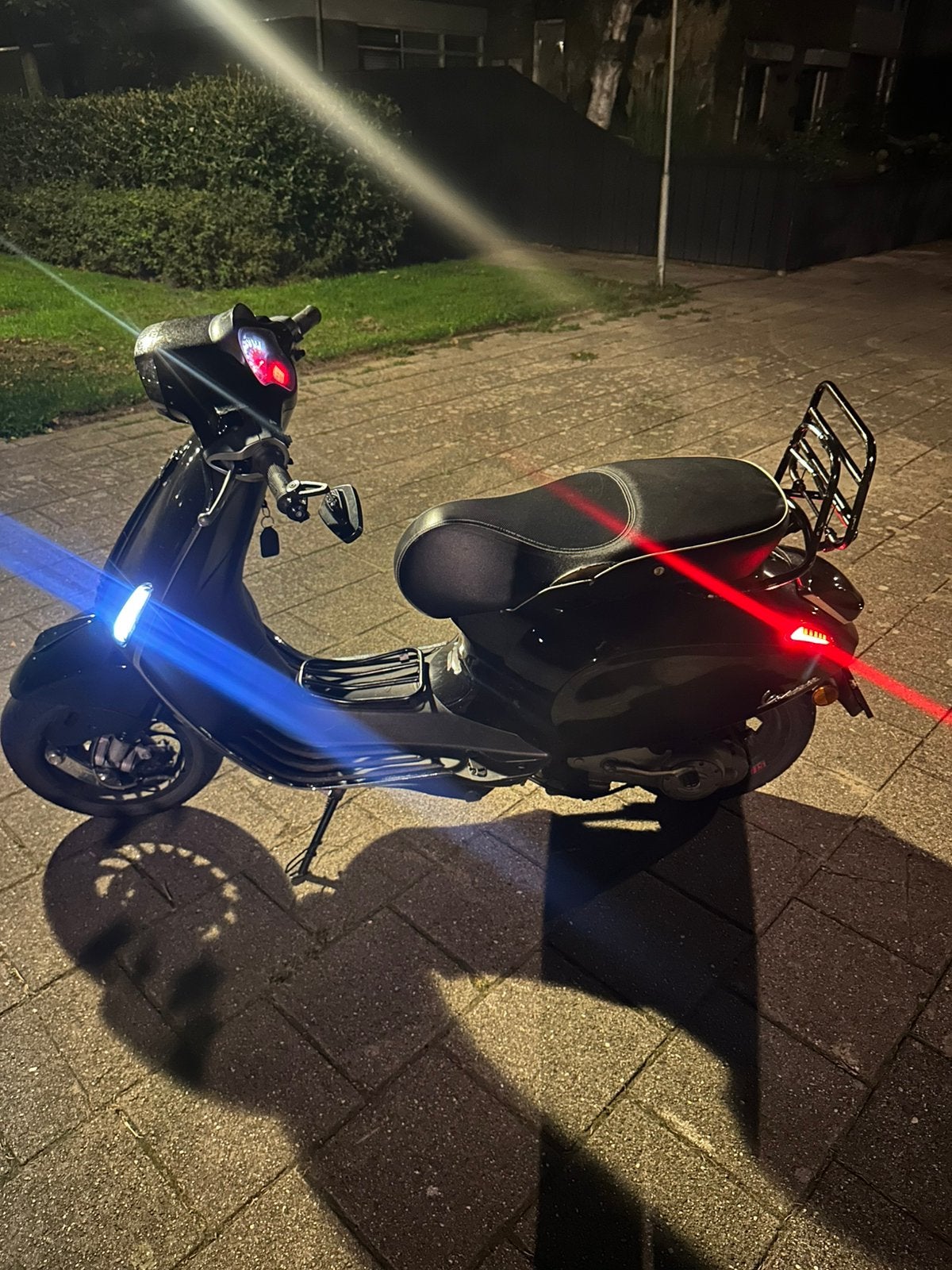 Vespa sprint 80cc geen kenteken, Fietsen en Brommers, Ophalen of Verzenden, Zo goed als nieuw