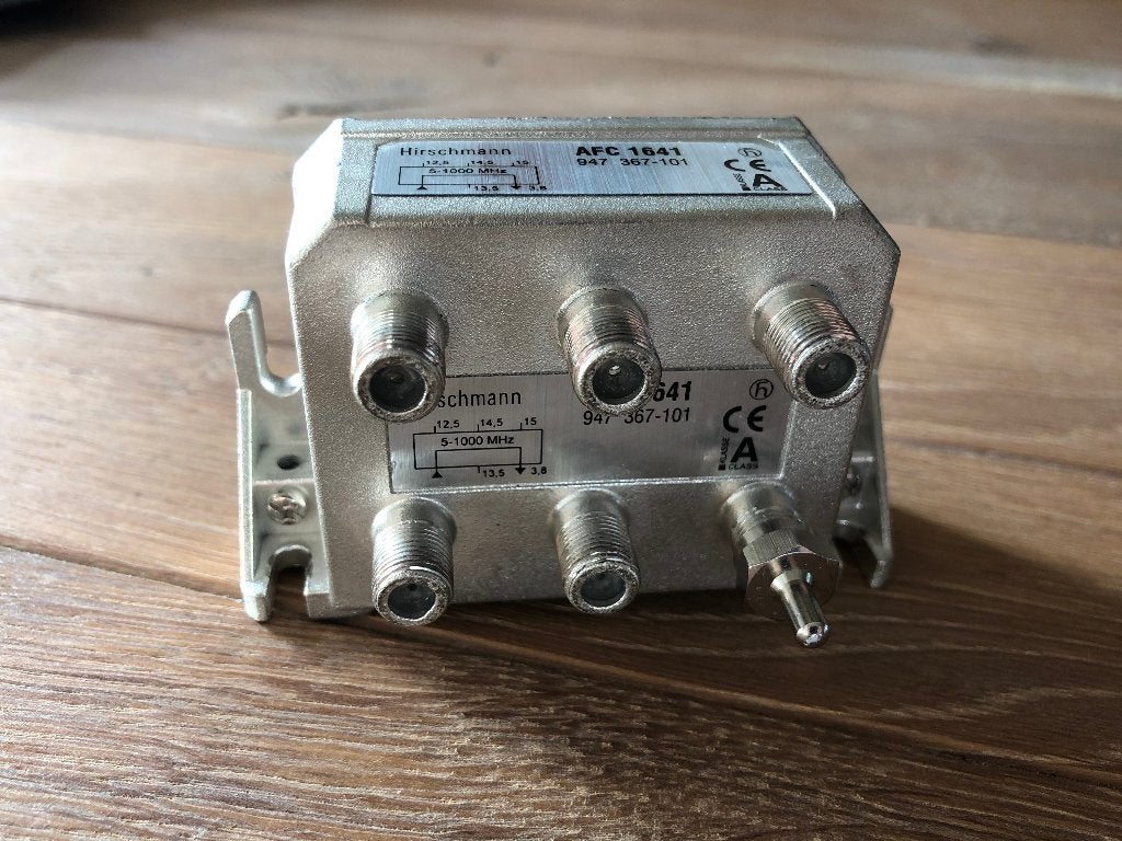 Hirschmann AFC 1641 Multitap splitter met afsluitweerstand, Ophalen of Verzenden, Zo goed als nieuw, Minder dan 2 meter, Coaxiale kabel
