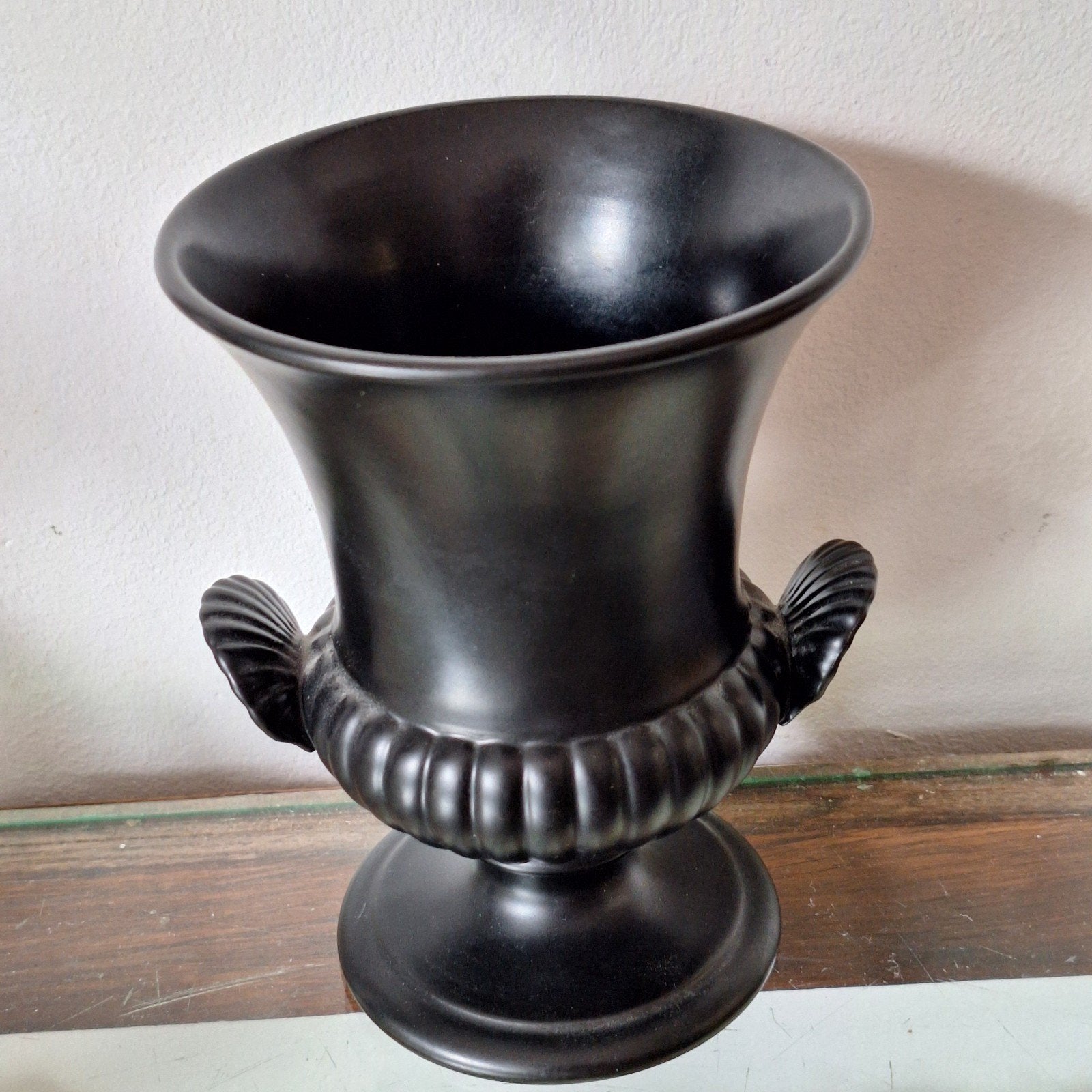 Wedgwood black vintage vaas mat zwart, Ophalen of Verzenden