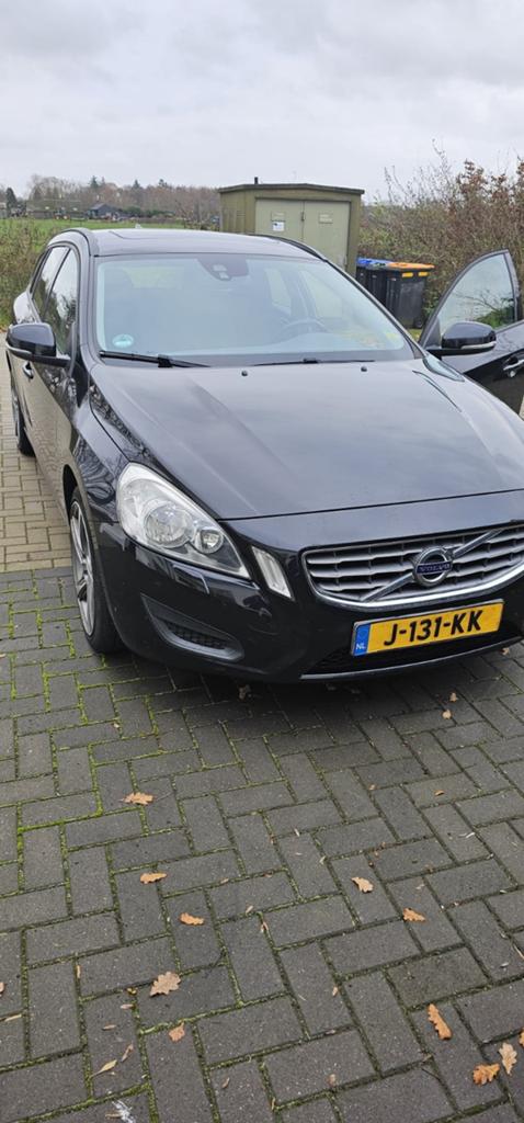 Volvo V60 D3 163pk Geartronic 2011 Zwart, Auto's, 1984 cc, Particulier, 1600 kg, Geïmporteerd
