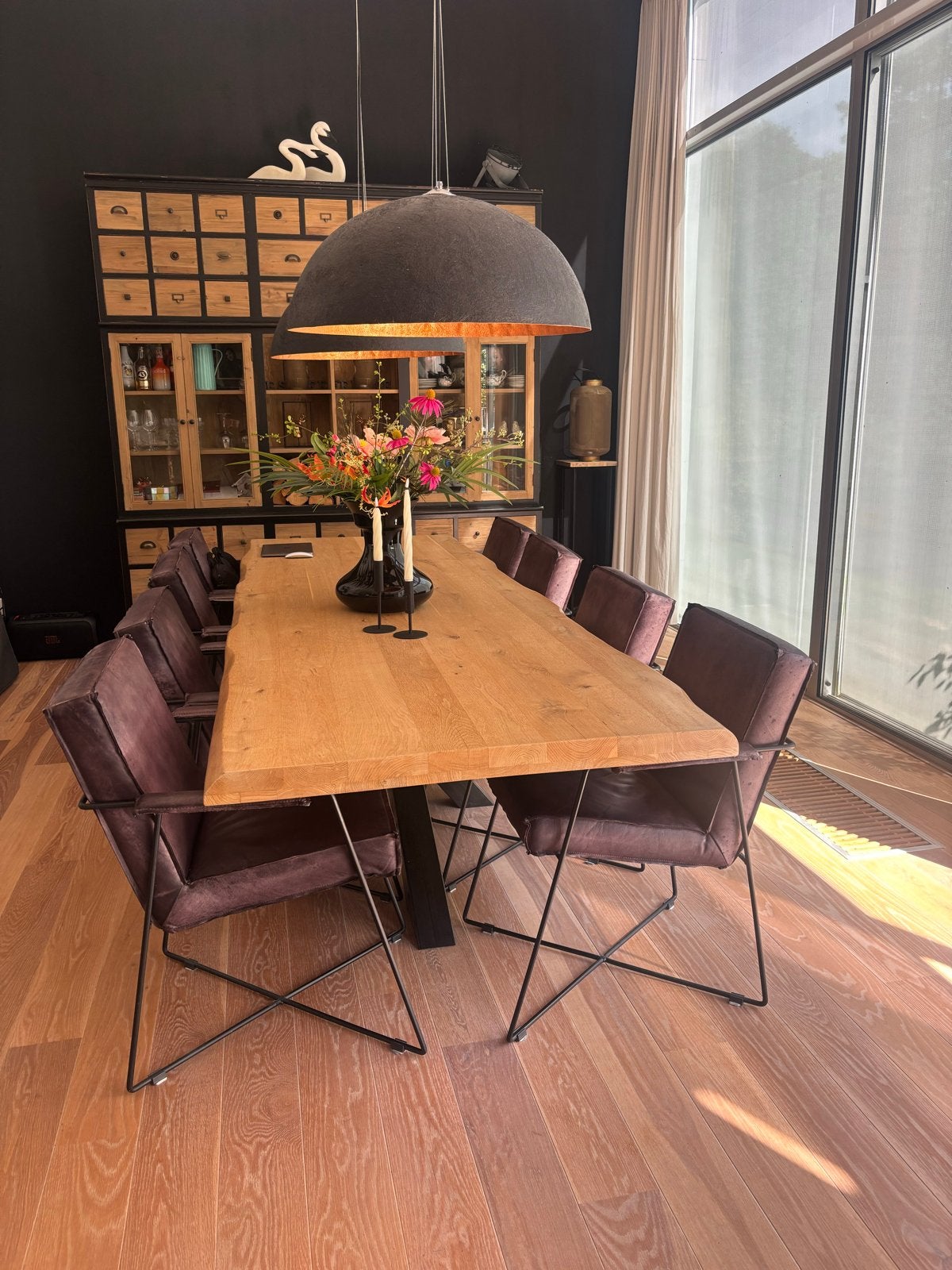Homecenter 8 leren stoelen donkerbruin/taupe, zwart frame, Ophalen, Bruin, Leer, Zo goed als nieuw