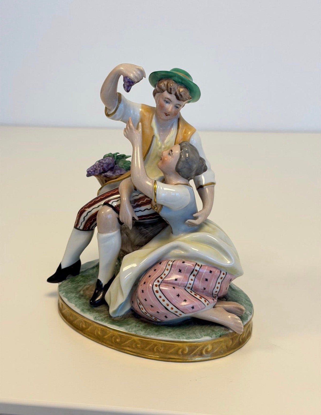 Gerold Porzellan Bavaria beeld romantisch Handgeschilderd, Ophalen of Verzenden, Beschilderd, Beeld
