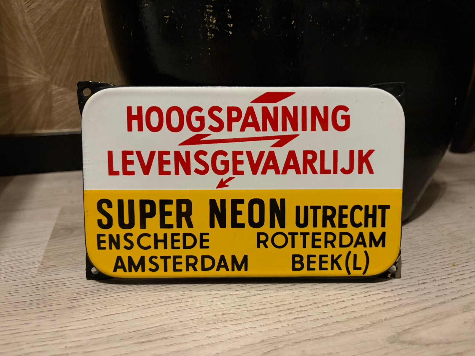 Emaille bord hoogspanning levensgevaarlijk !, Verzamelen, Ophalen of Verzenden, Gebruikt, Reclamebord