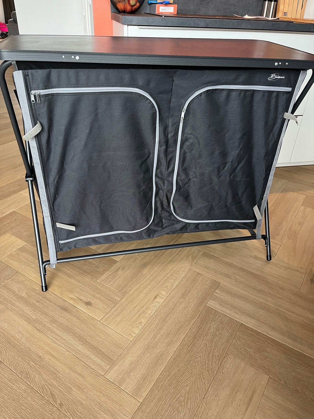 Camping kastje, Caravans en Kamperen, Kampeeraccessoires, Zo goed als nieuw, Ophalen