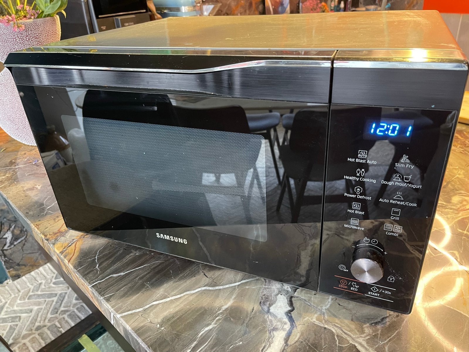 Samsung Combimagnetron in goede staat, Combimagnetron, Gebruikt, Grill, Ophalen of Verzenden