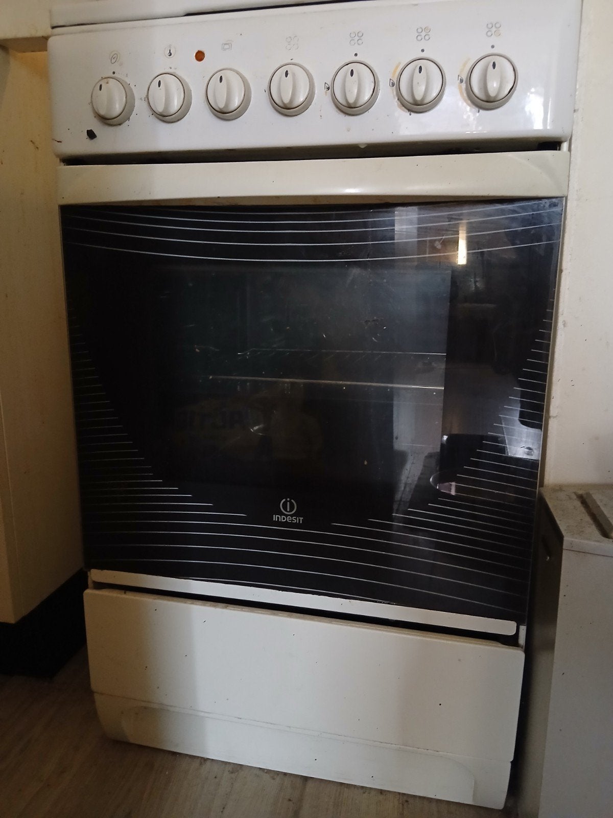 Indesit Vrijstaand Gasfornuis met Oven - Gebruikt, Ophalen, Gebruikt, 60 cm of meer, 4 kookzones