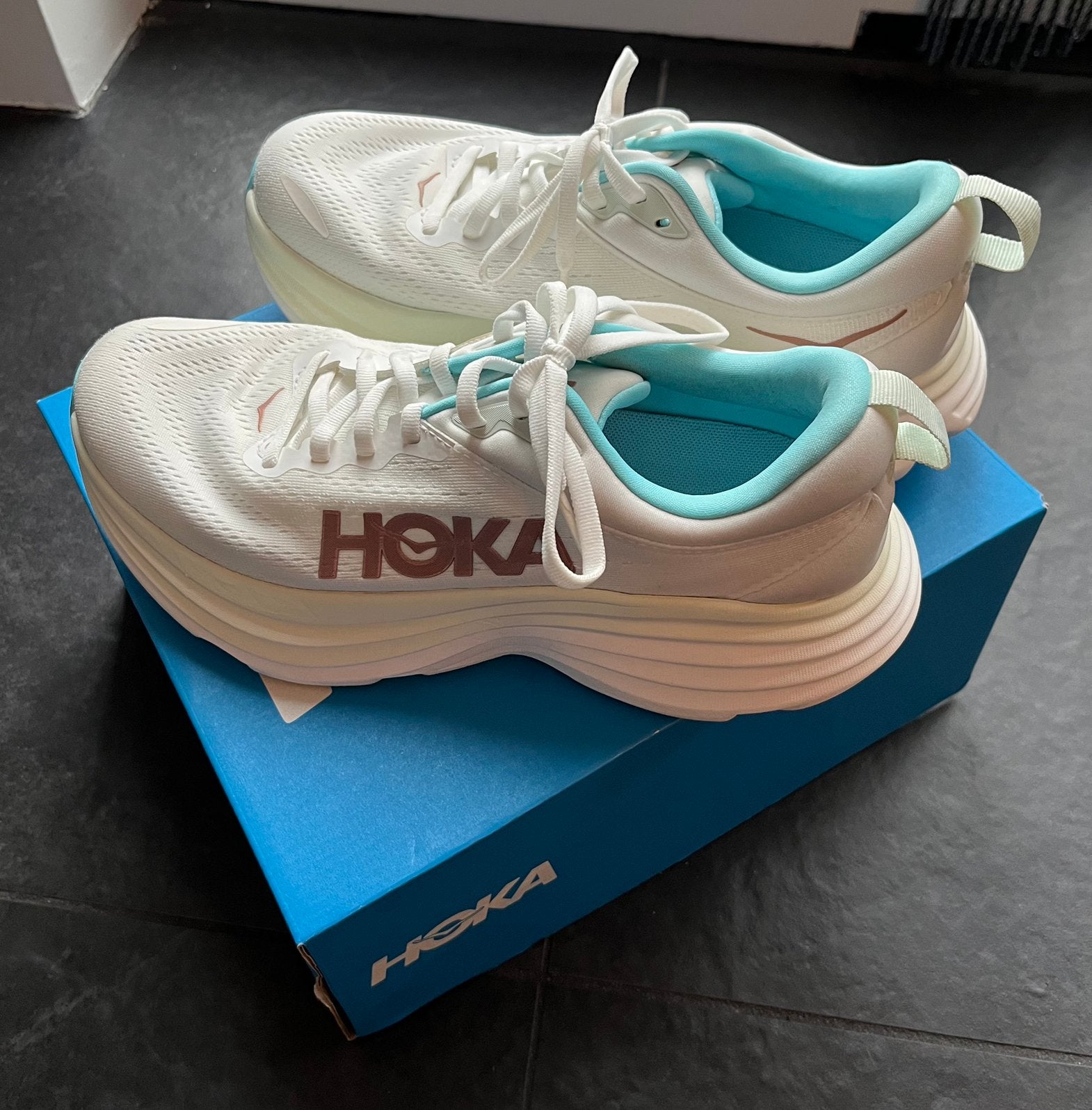 Hardloopschoenen Hoka Bondi 8 (dames) maat 40, Sport en Fitness, Ophalen of Verzenden, Zo goed als nieuw, Hardloopschoenen, Overige merken