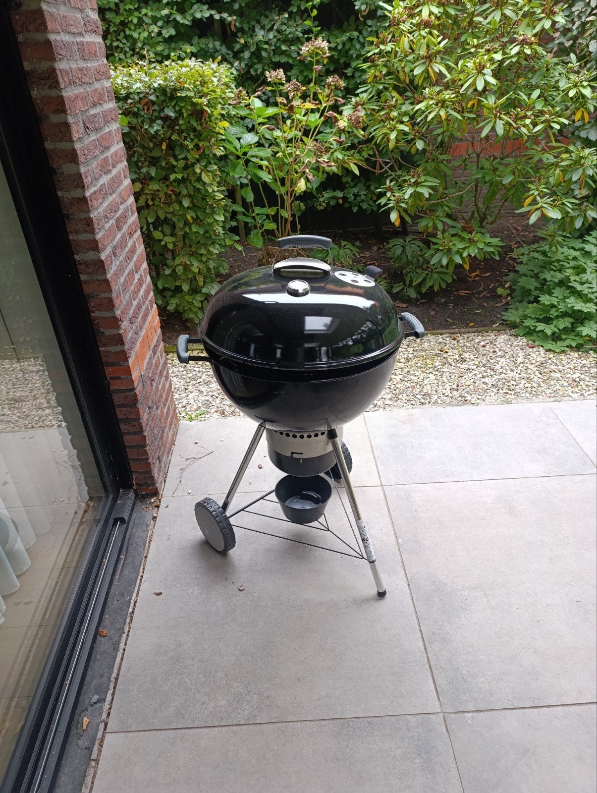 Weber BBQ 57 cm met starter en Weber Gourmet BBQ System Sear, Ophalen, Zo goed als nieuw, Weber, Met accessoires