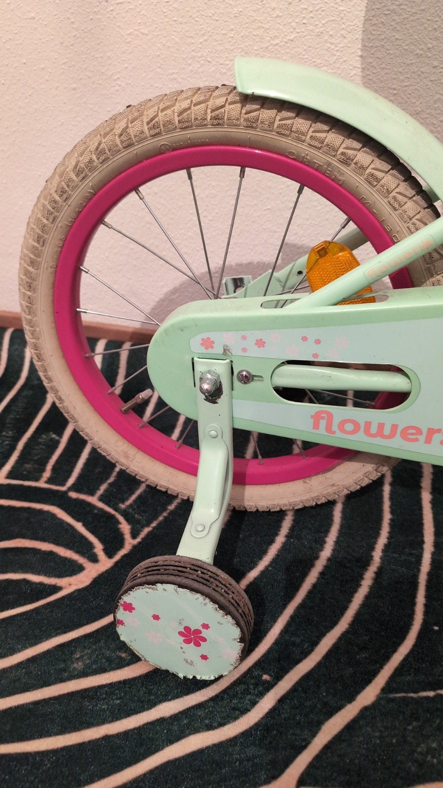 Foto 4 van Kinderfiets 16 inch met zijwieltjes en mandje