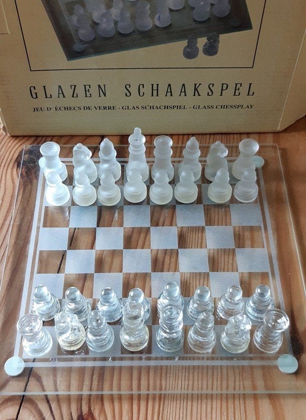 Schaakset, glazen schaakspel, compleet, reisspel formaat, Hobby en Vrije tijd, Gezelschapsspellen | Bordspellen, Een of twee spelers