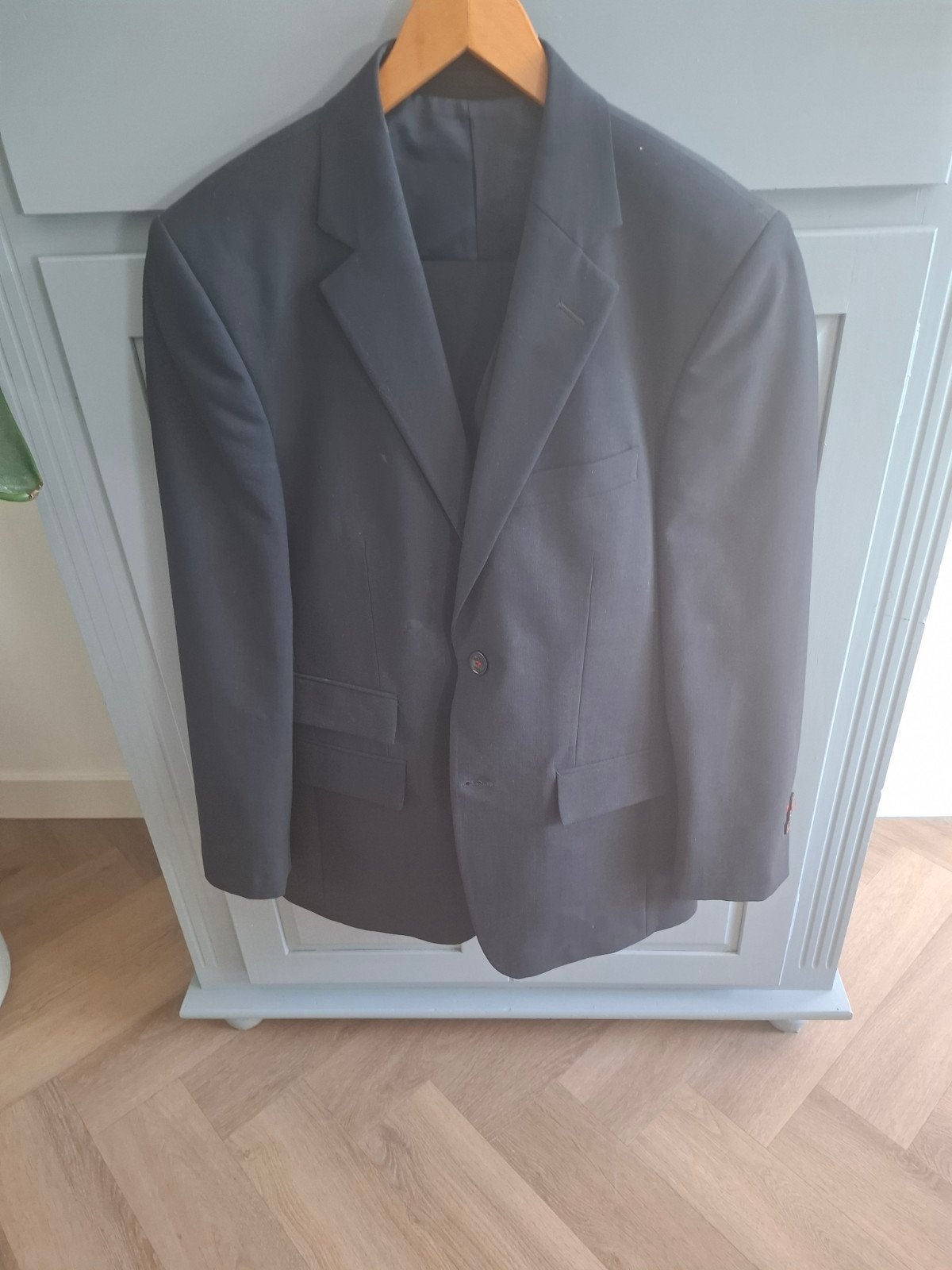 3 delig kostuum.in de kleur navy maat 44., Tressini, Ophalen of Verzenden, Zo goed als nieuw, Maat 48/50 (M)