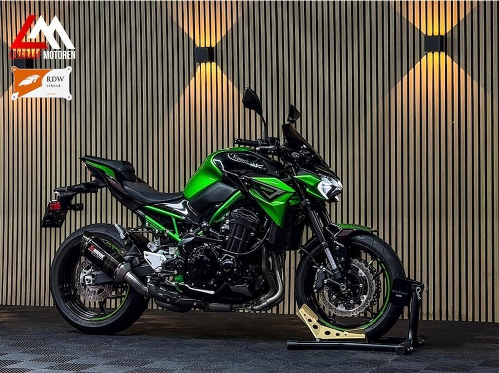 KAWASAKI Z900 PERFORMANCE - Akrapovic - TFT scherm, 4 cilinders, 948 cc, Bedrijf, Onbekend
