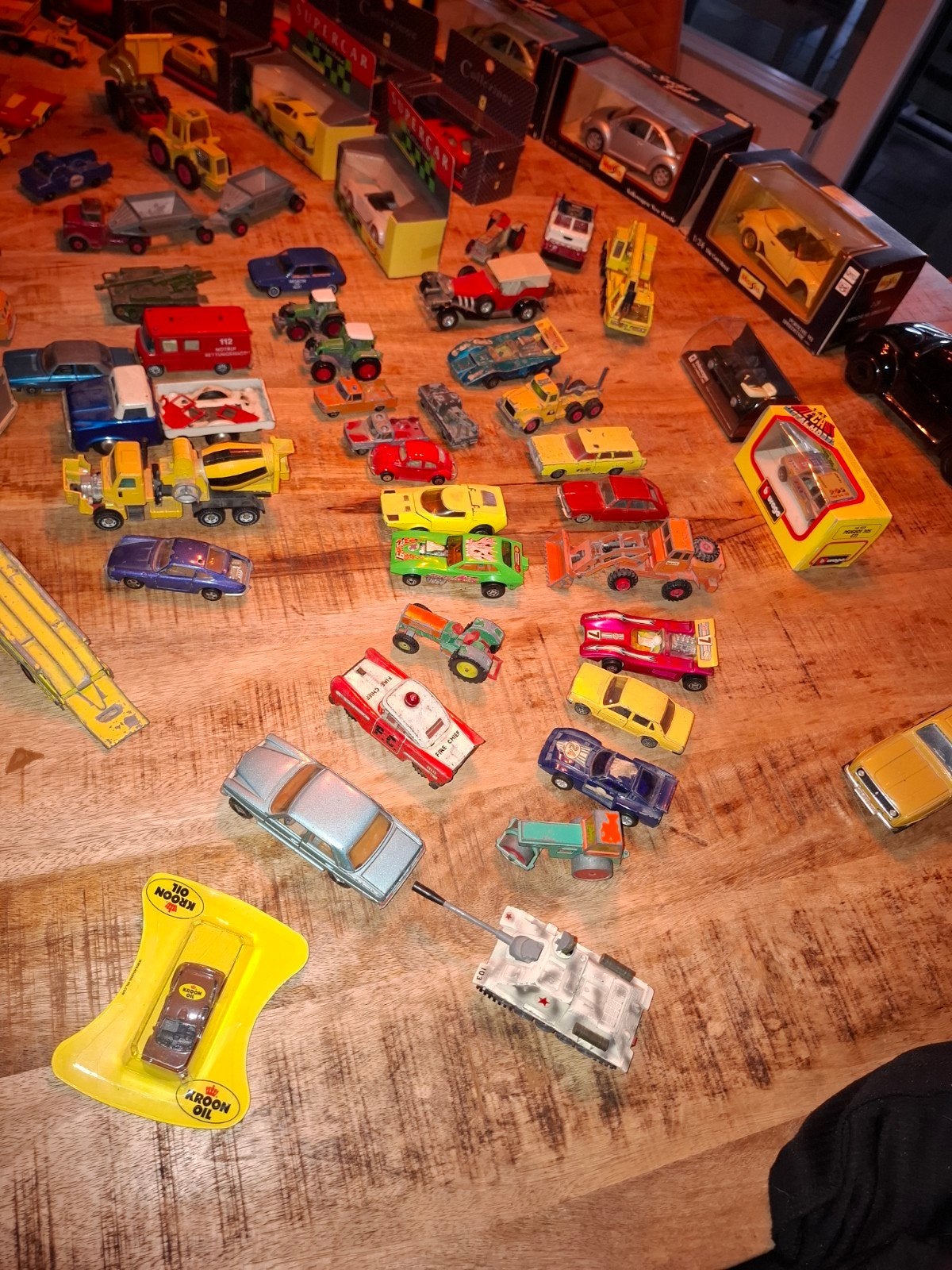 Collectie modelauto's en vrachtwagens diverse merken, Hobby en Vrije tijd, Ophalen, Gebruikt, Auto