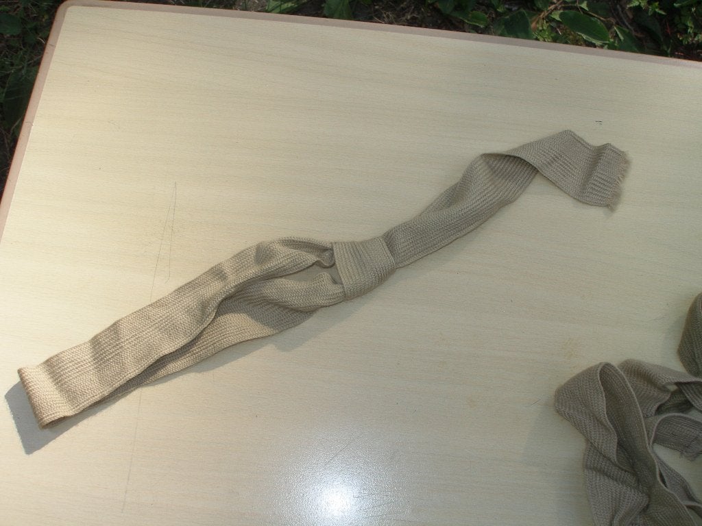 Drie wollen stropdasjes kaki, Ophalen of Verzenden, Landmacht, Nederland, Kleding of Schoenen