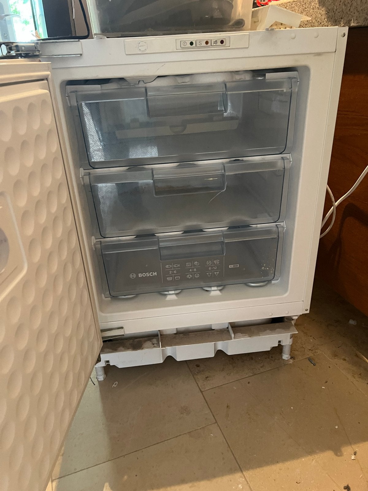 Bosch GUD15A40 Inbouw Vrieskast - Energieklasse A, Gebruikt, 75 tot 100 liter, 60 cm of meer, Met aparte vriezer